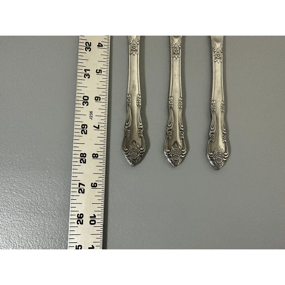 Rogers Co. stainless flatware Rose Set 3 dinner knives 8 1/2
